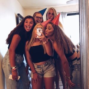 Meet your Posher, Allison